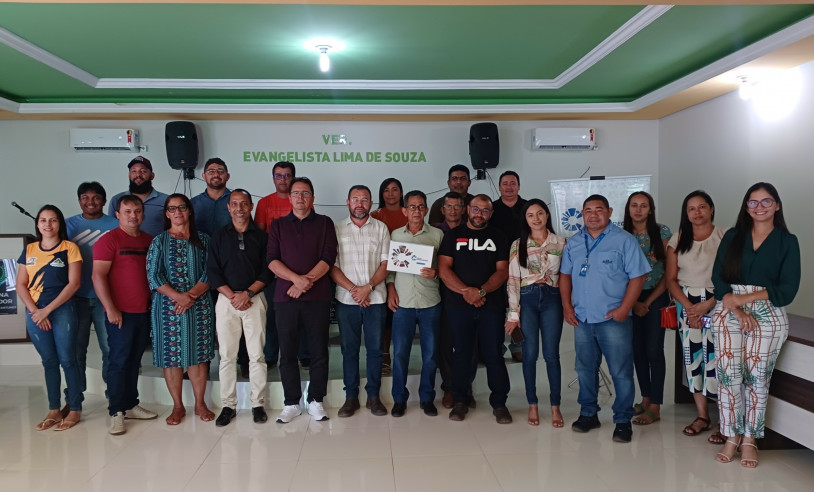 O evento contou com representantes do poder público municipal, vereadores, autoridades locais e do Sebrae.