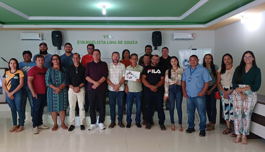 O evento contou com representantes do poder público municipal, vereadores, autoridades locais e do Sebrae.